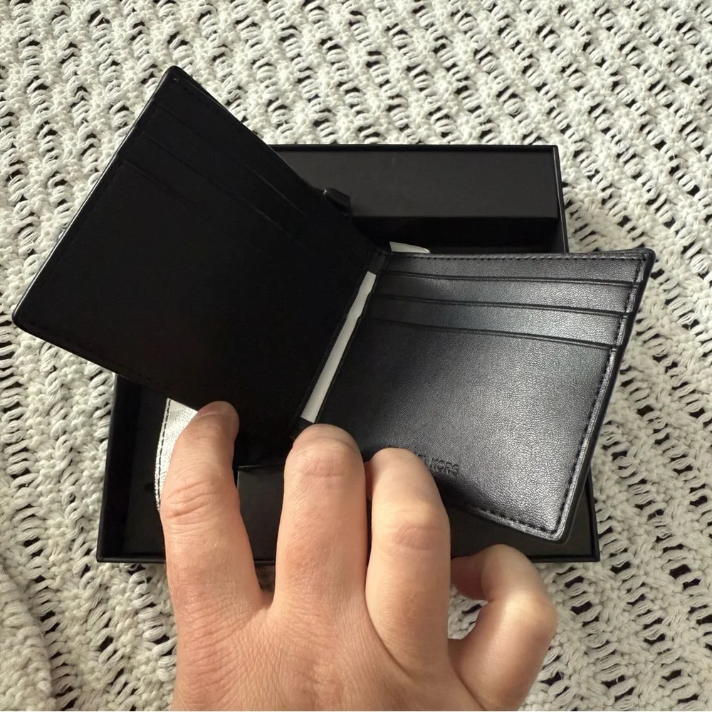 Michael Kors White & Silver Key & Card Holder